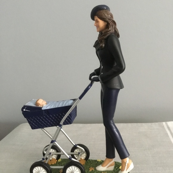 Royal Princess Kate of England Strolling Baby Prince George Collector Figurine - Picture 3 of 5